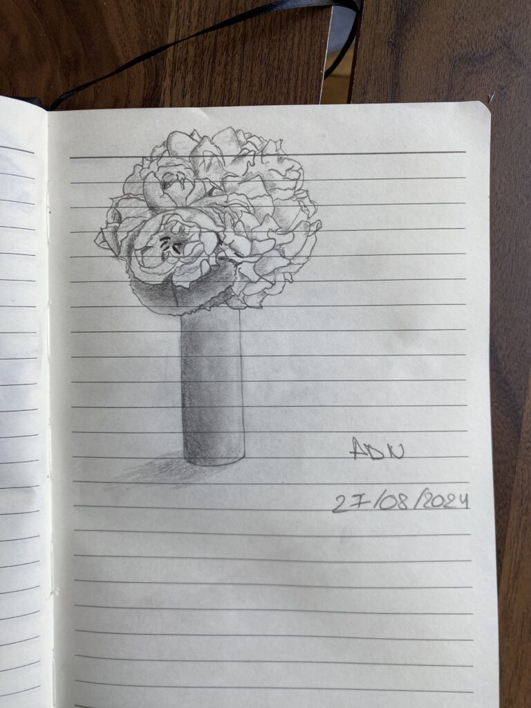 Dessin au crayon graphite de fleurs dans un vase blanc